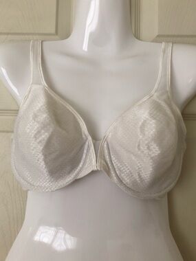 Playtex Secrets White Underwire Bra Size 34C